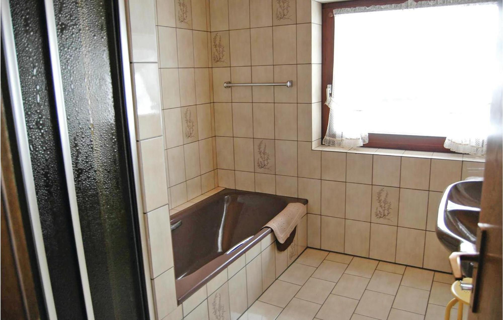 2 Bedroom Awesome Apartment In Welschensteinach 외부 사진